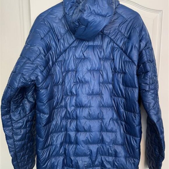 Patagonia Micro Puff Hoody (Men's Large) - Picture 3 of 5